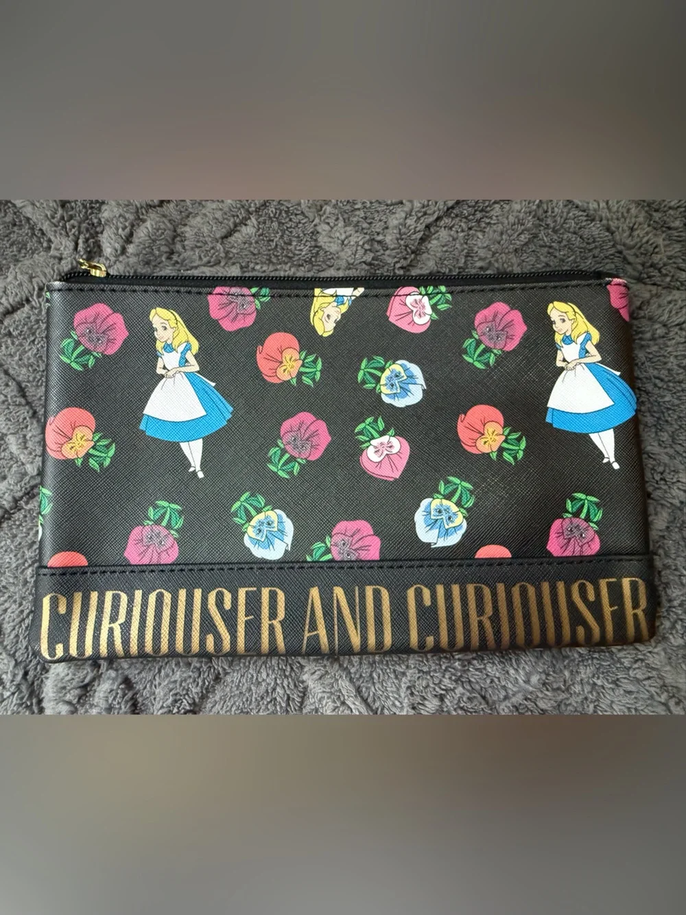 Loungefly Disney Alice in Wonderland Curiouser & Curiouser Zip Pouch-like new